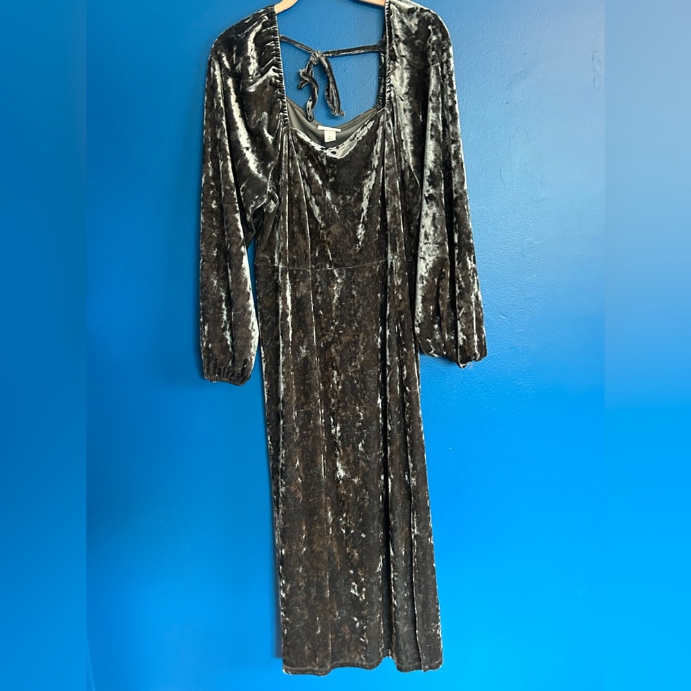 Ava & Viv Gray Bishop Sleeve Scoop Neck Gown